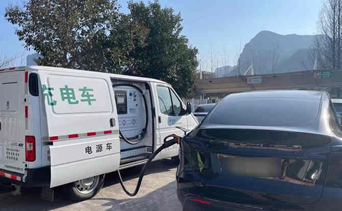 五寨汽车搭电